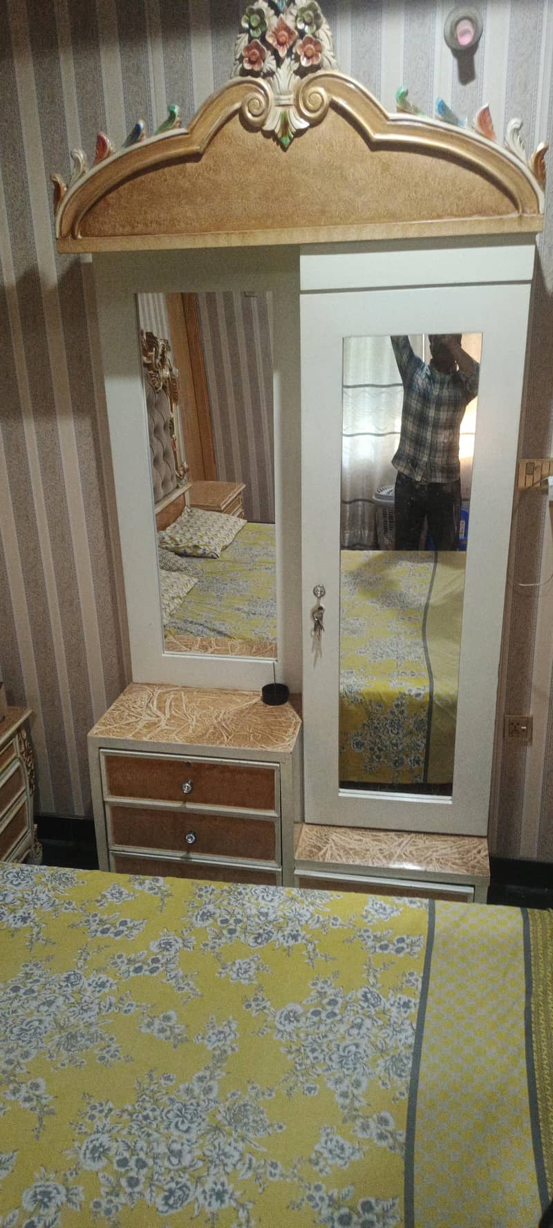 dressing table for sell 2