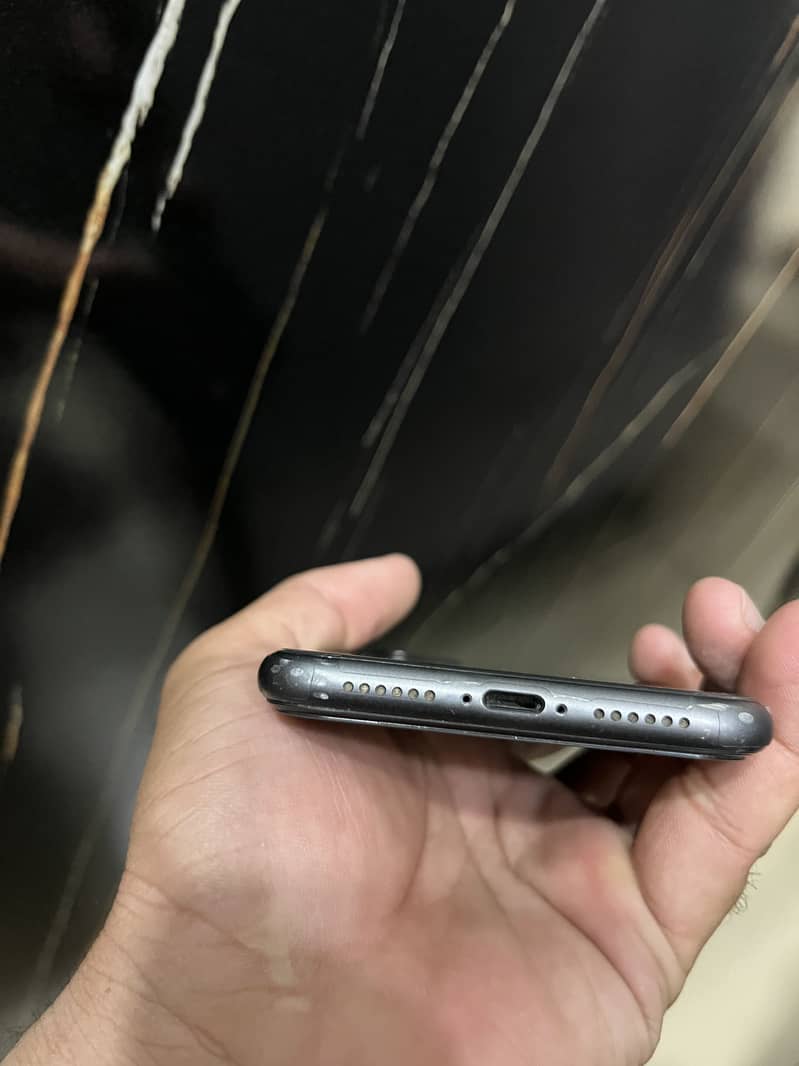 Apple iPhone 11 5