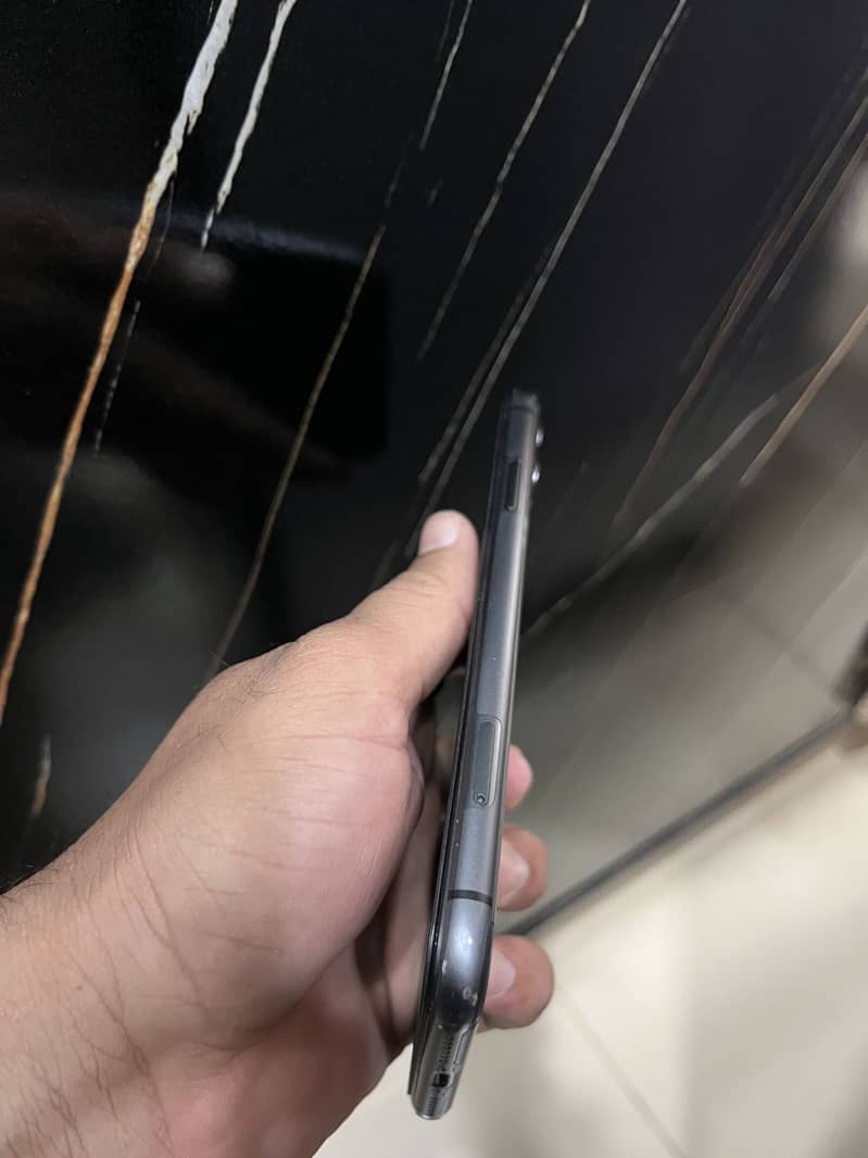 Apple iPhone 11 6