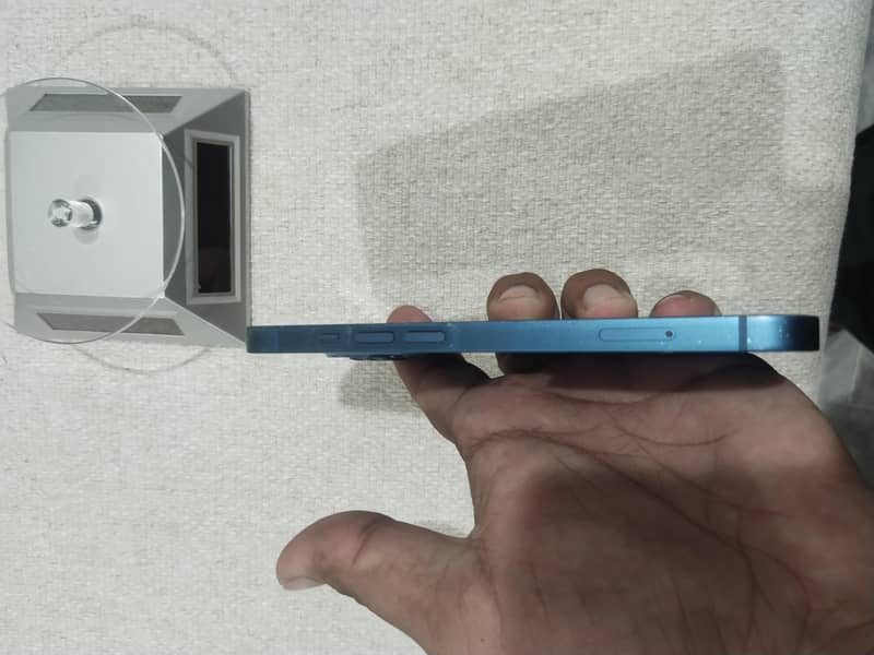 Apple iPhone 13 3