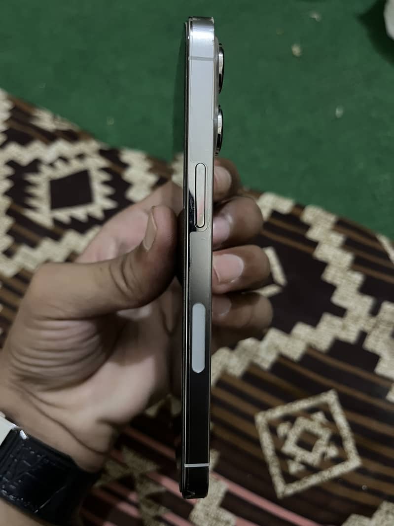 Apple iPhone 13 Pro 3