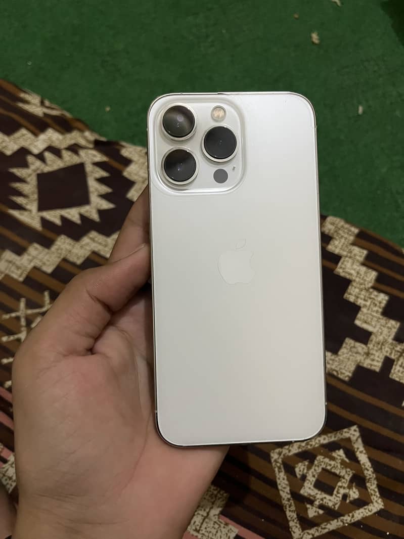 Apple iPhone 13 Pro 4
