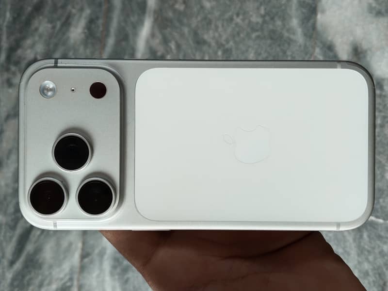 Apple iPhone 17 Pro 3