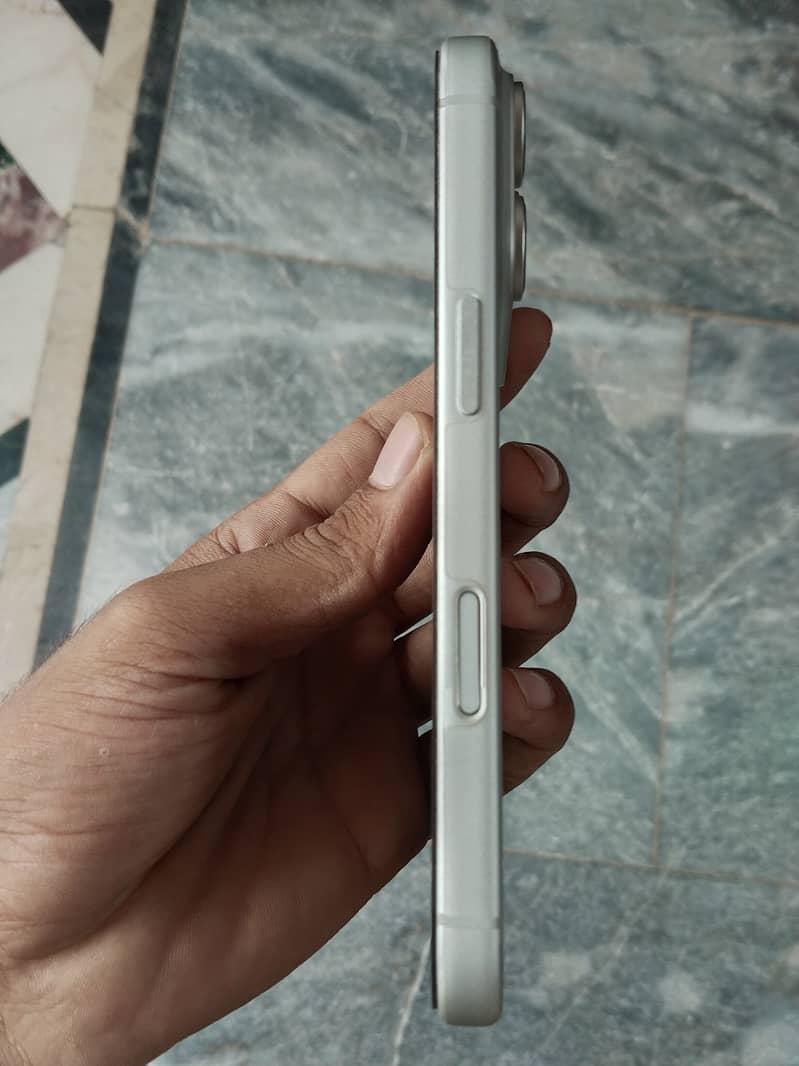 Apple iPhone 17 Pro 4