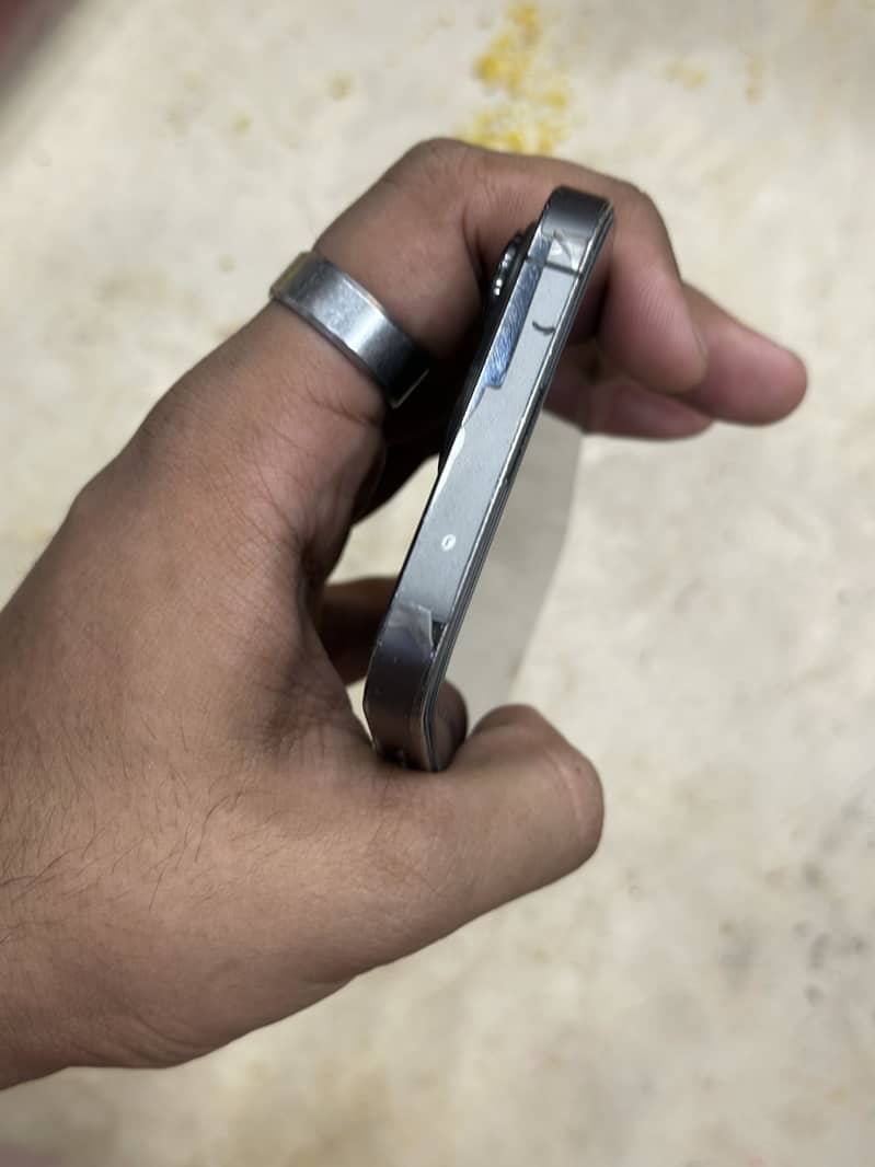 Apple iPhone 13 Pro 1