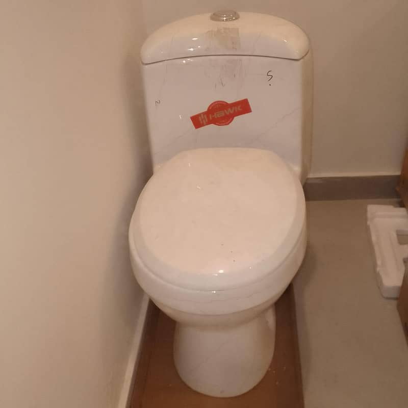 Hawk one piece commode 0