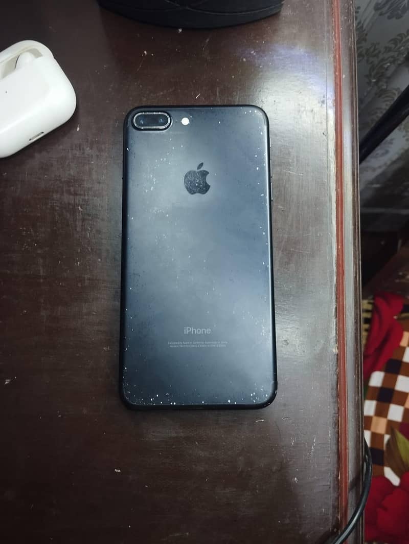Apple iPhone 7 Plus 1