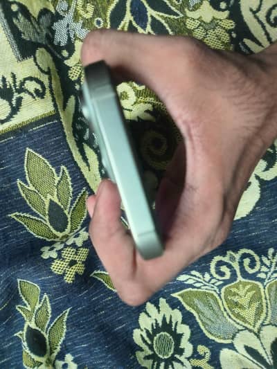 Apple iPhone 16 Pro jv