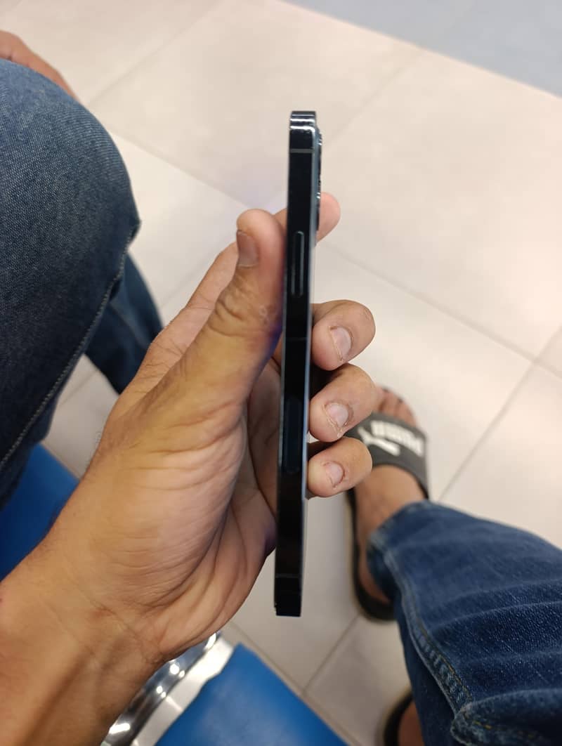 Apple iPhone 12 Pro 3