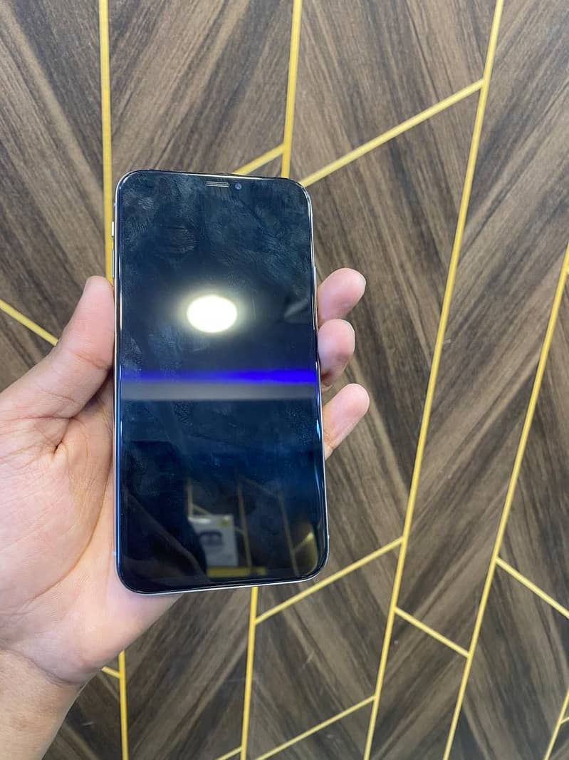 Apple iPhone X 4