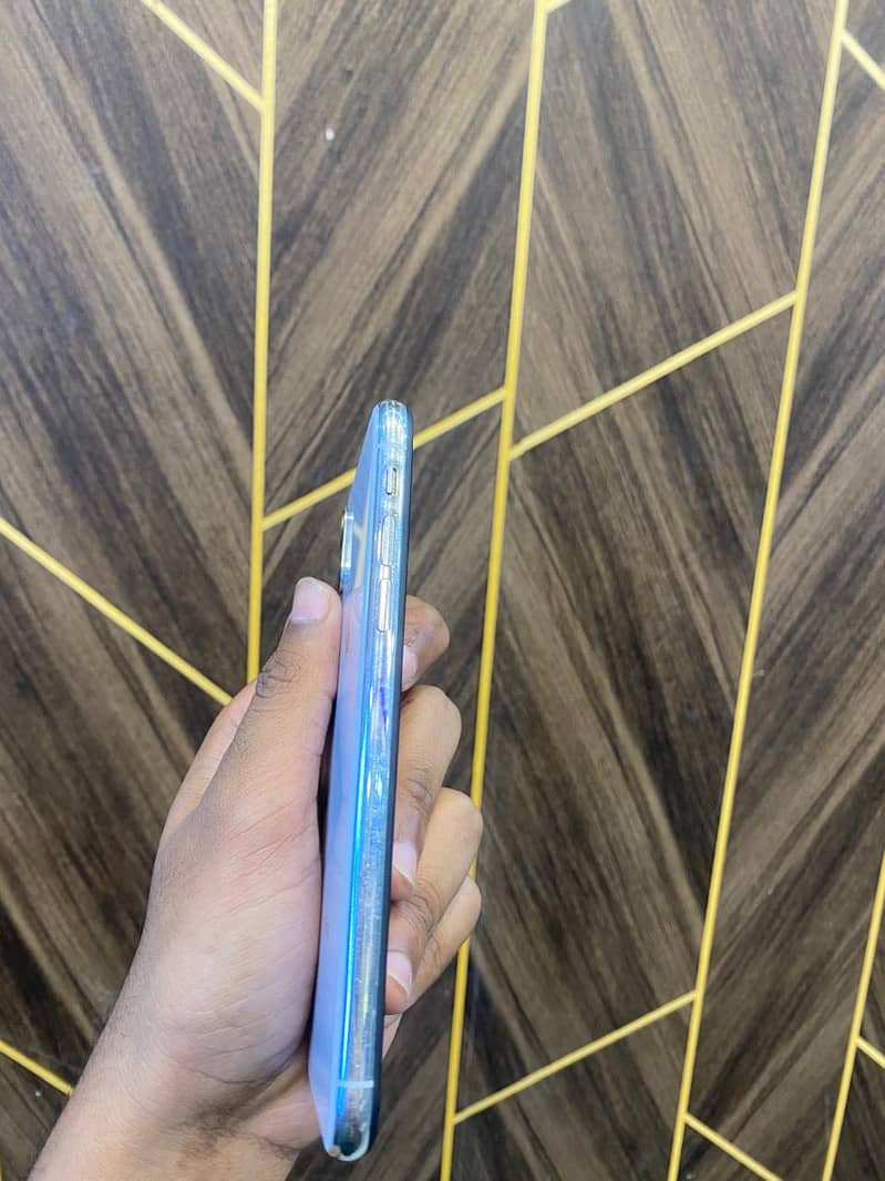 Apple iPhone X 5