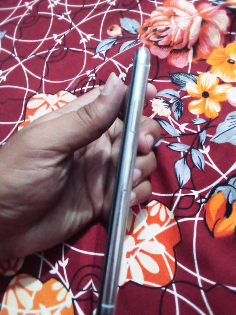 Apple iPhone X 6