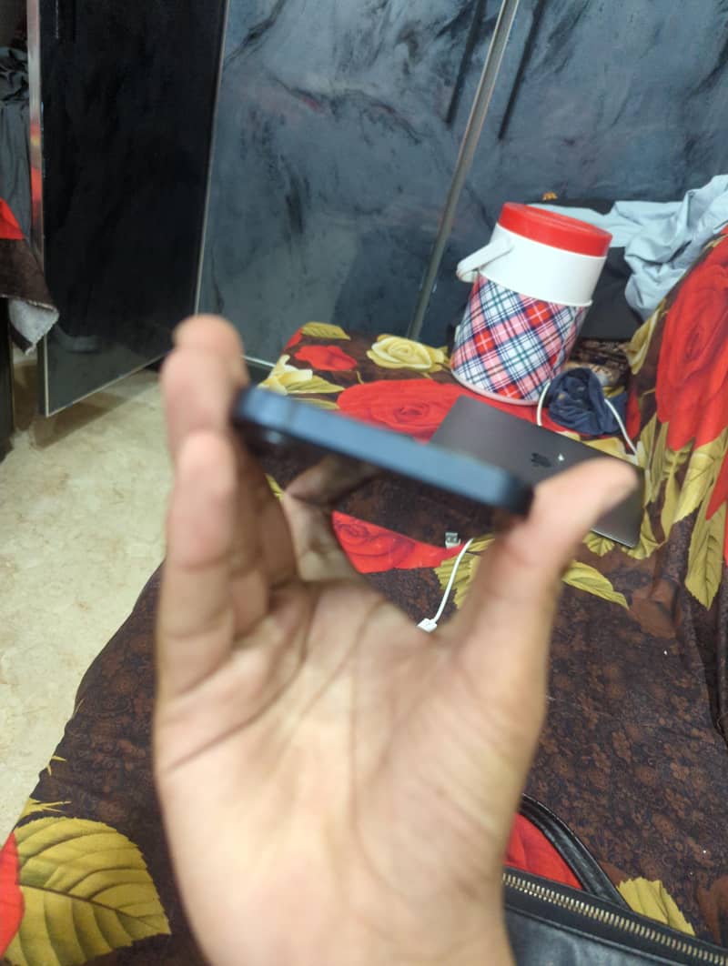 Apple iPhone 12 2