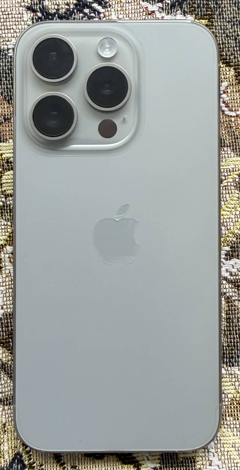 Apple iPhone 15 Pro 0
