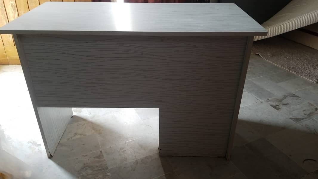 Study table 4
