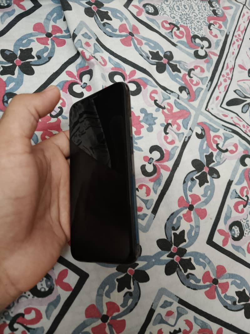 Apple iPhone X 5
