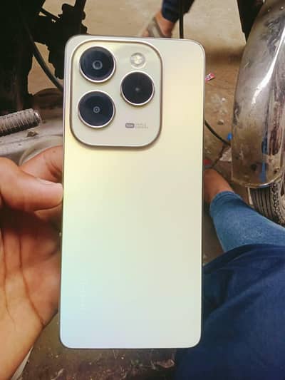 Infinix Hot 40