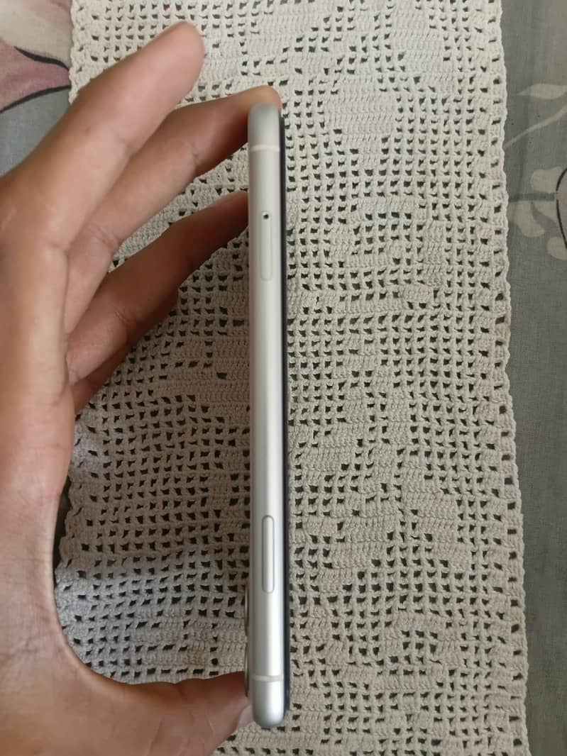 Apple iPhone 11 6