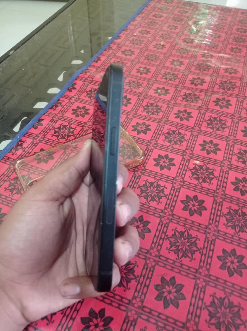 Apple iPhone 13 Pro 4