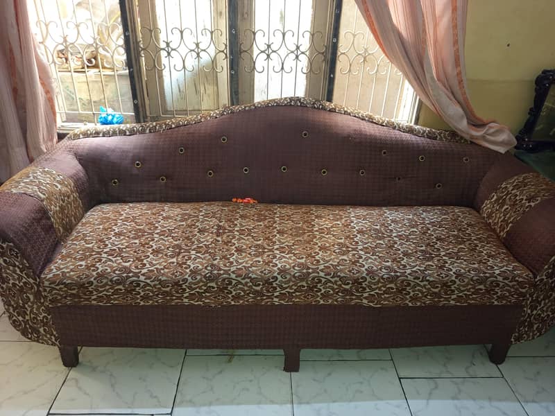 used sofa set and Table 3 steps 0