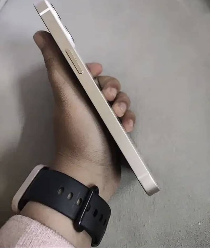 Apple iPhone 13 3