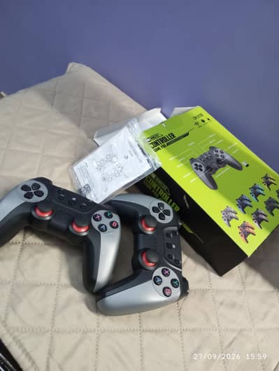 2.4 G wireless controller gaming pad (double gamepad)