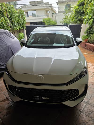MG HS Hybrid+ – Brand New | 50 KM Driven | White | Tax Paid