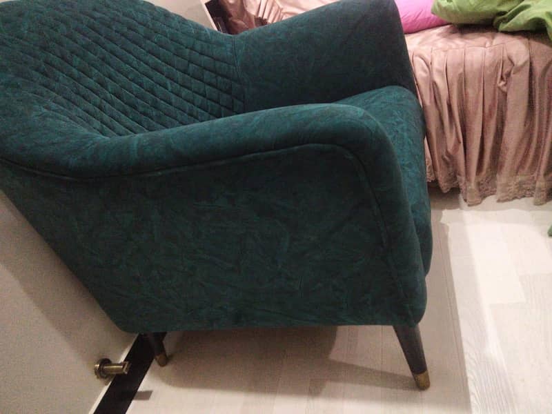 green  sofa 0