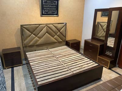 queen size bed set  wiith matress