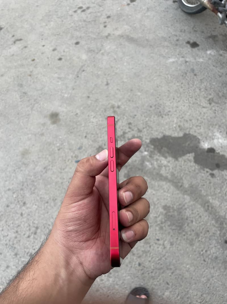 Apple iPhone 13 2