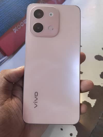Vivo Y28 with box 8 128 saleee or exchangeee back chnage hai