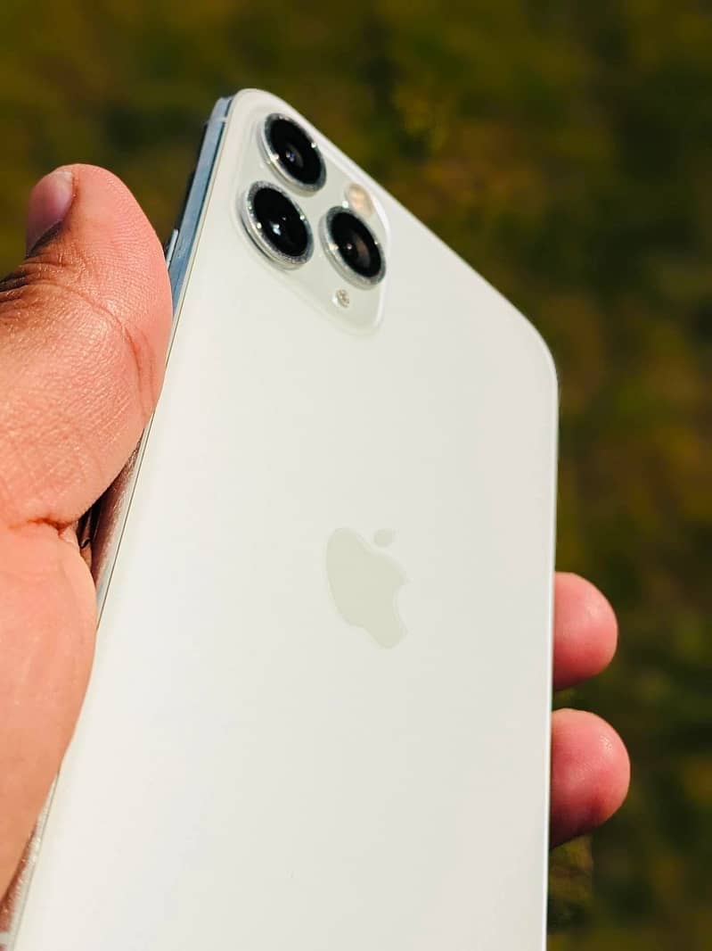 iPhone 11 Pro 2