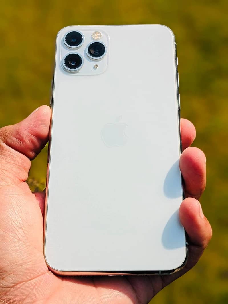 iPhone 11 Pro 4