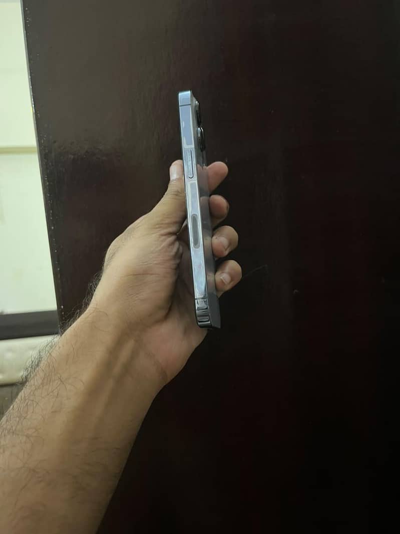 Apple iPhone 13 Pro 1