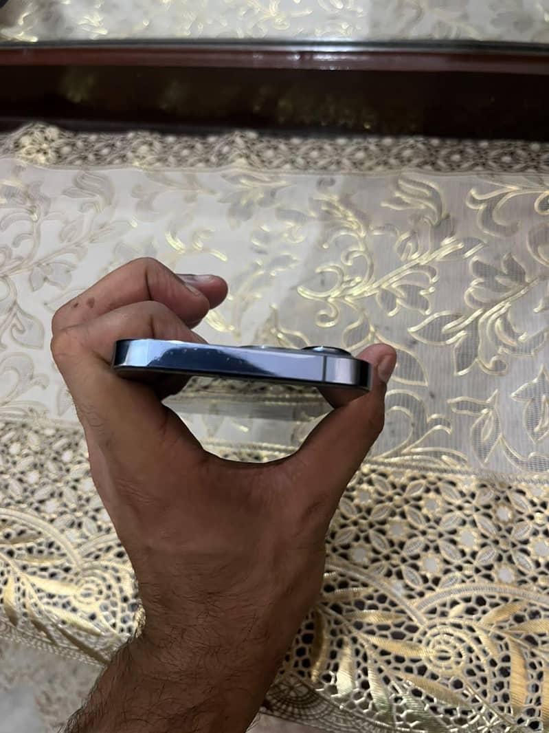 Apple iPhone 13 Pro 2