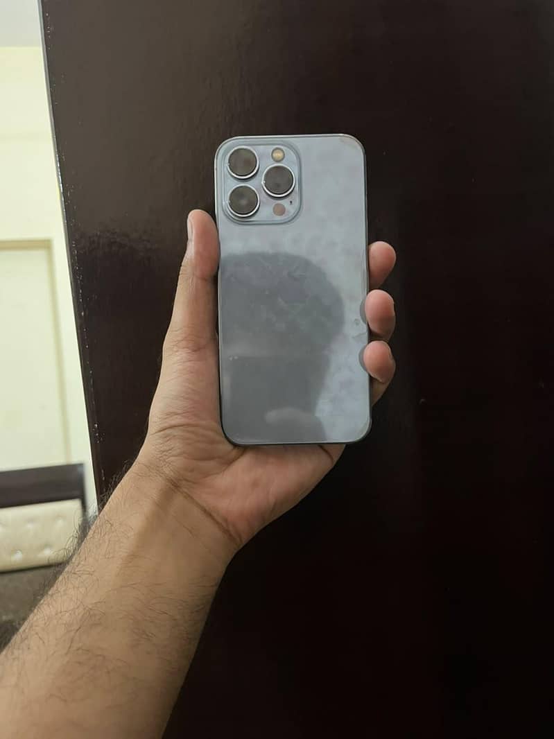 Apple iPhone 13 Pro 8
