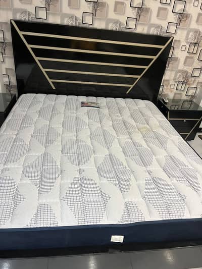 Dolce Vita American Spirit Mattress rarely used, almost new.