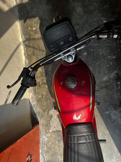ROAD PRINCE RED COLOUR 2016 MODEL