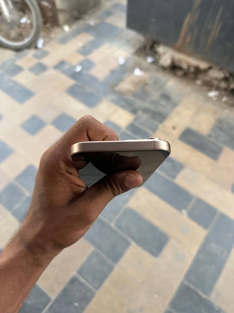 Iphone 16 pro max 1