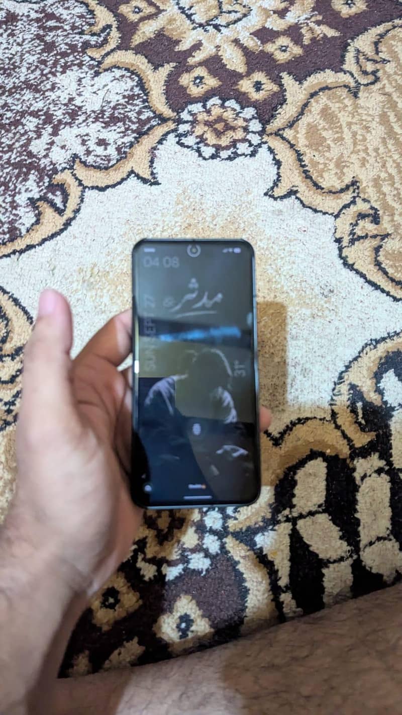 Google Pixel 8 4