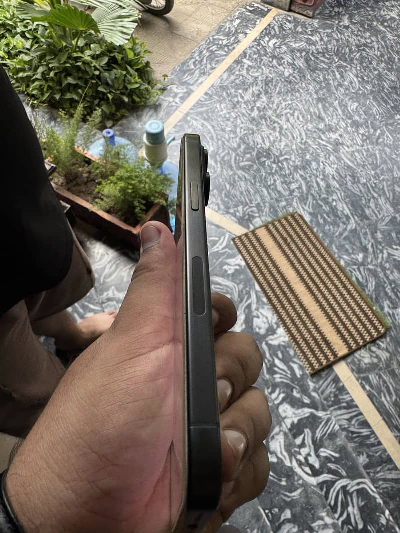 Apple iPhone 15 Pro Max 1