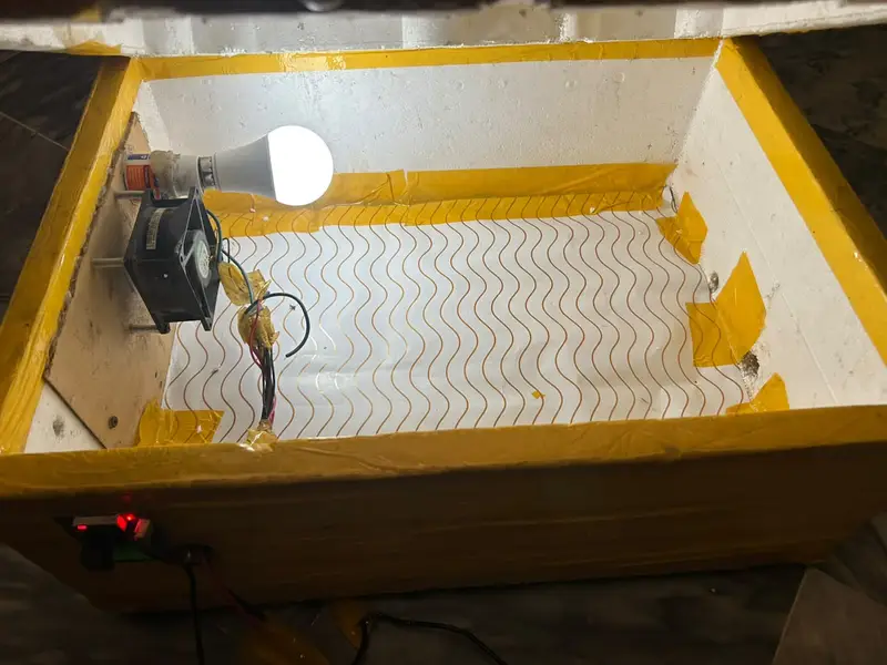 manual or semi automatic eggs inclubator 70 eggs vla — photo 3
