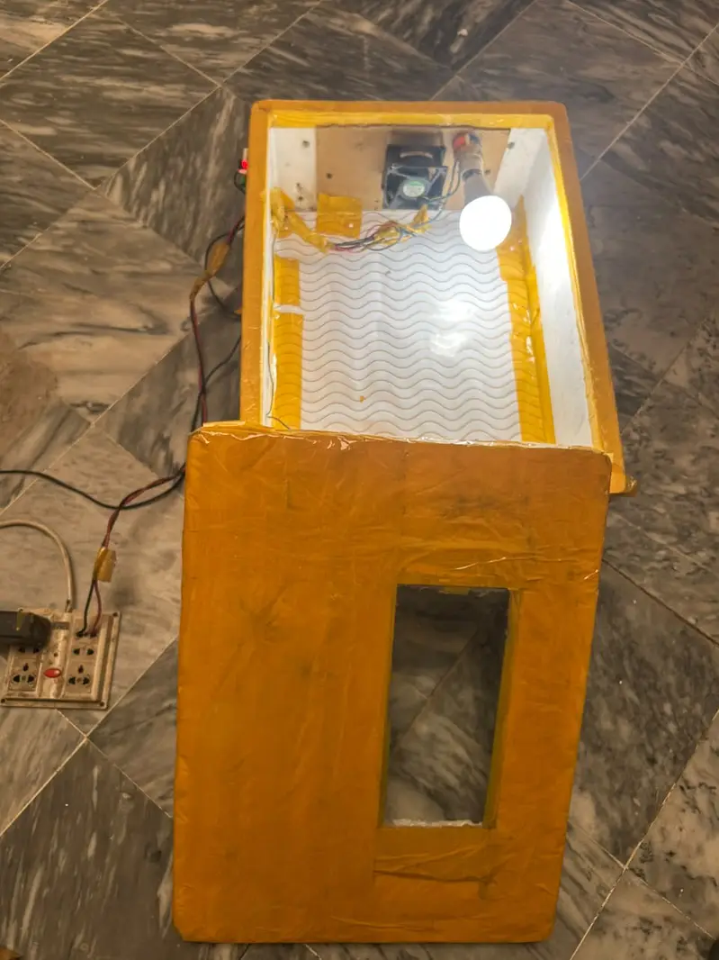 manual or semi automatic eggs inclubator 70 eggs vla — photo 7