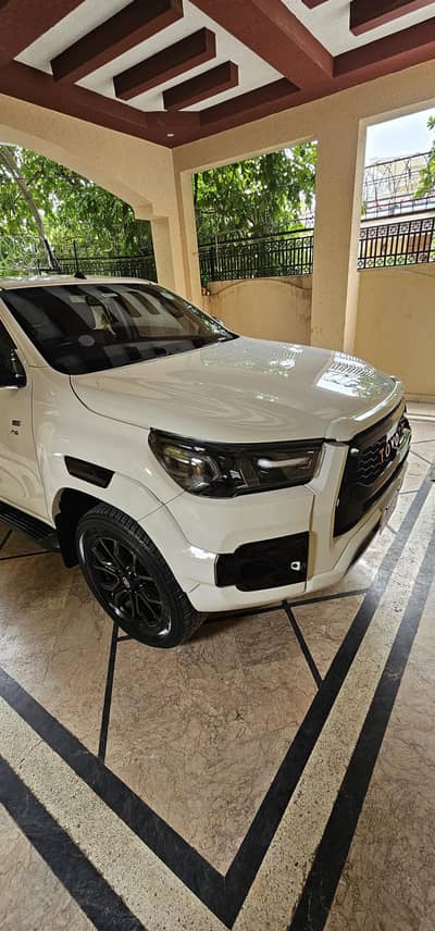 Toyota Revo V  2021