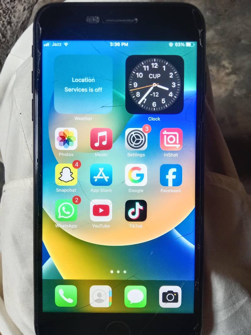 Apple iPhone 8 Plus 1