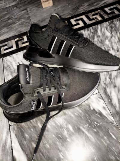 Adidas Originals Black Sneakers – Size 11 / 46 (Like New)