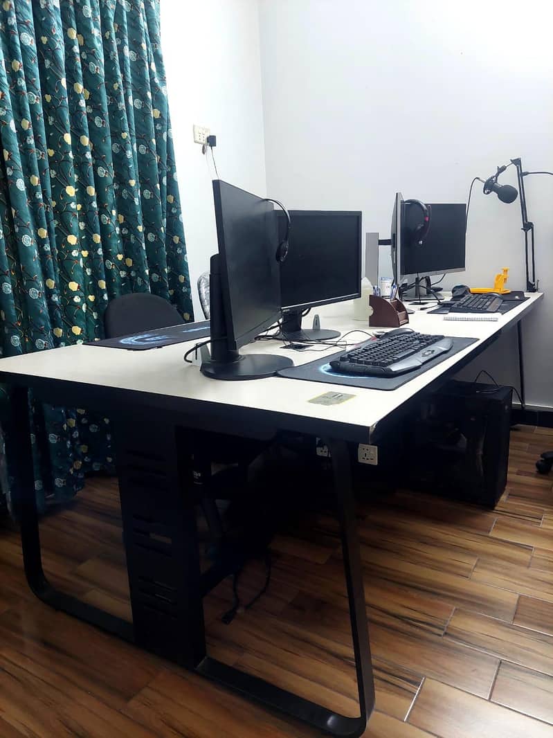 Office workstation Table 1