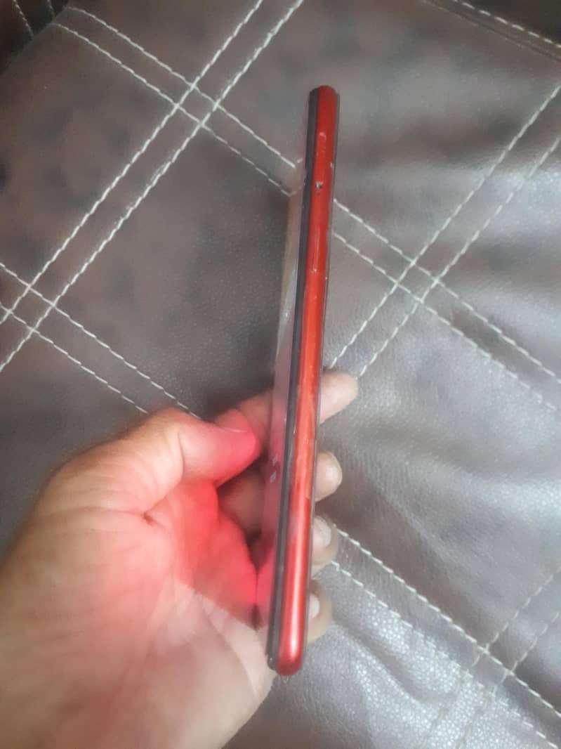 OPPO F7. 1