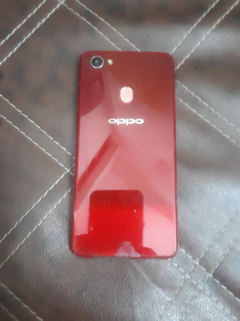 OPPO F7. 2