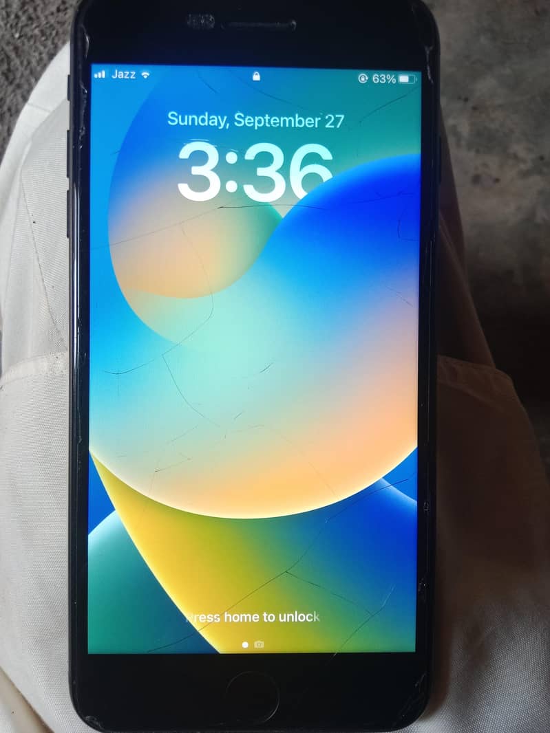 Apple iPhone 8 Plus 2